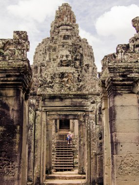 Turizm okuyor lonely planet kitap bayon Tapınağı, angkor wat, cambodia