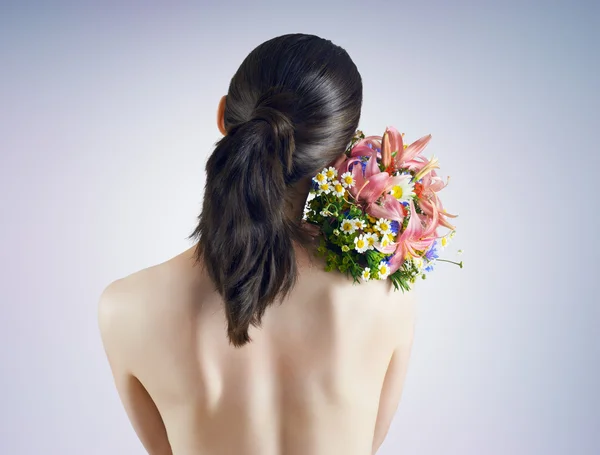 Blumenmädchen — Stockfoto