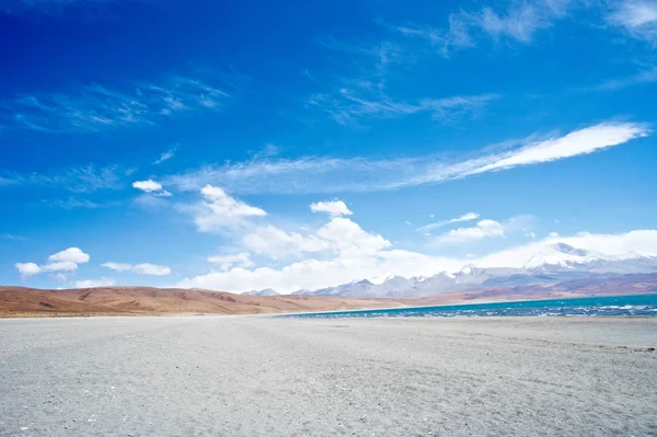 Rakshas jeziora tal, krajobraz Tybetu — Zdjęcie stockowe