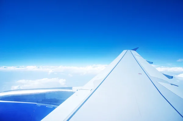 Airplane wing viewing — Stock Photo, Image