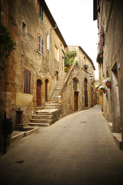 Typical italian narrow street — Stock Photo, Image