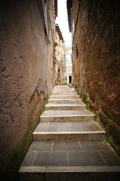 Typical italian narrow street — Stock Photo, Image