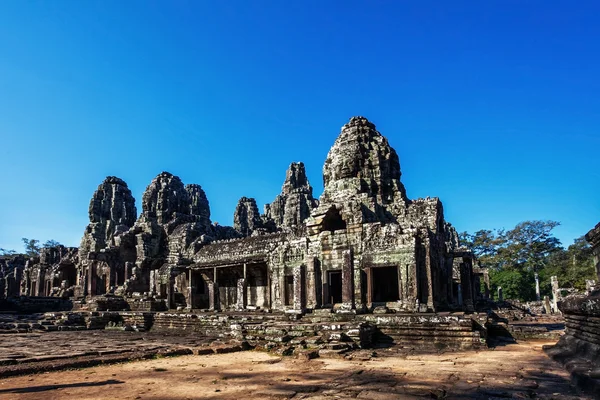 Antico tempio buddista khmer nel complesso di Angkor Wat — Foto Stock