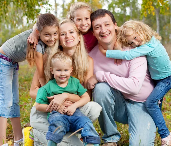 Щаслива родина — стокове фото