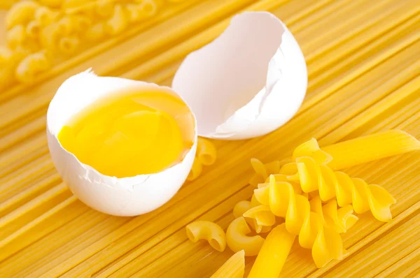 Eggs and Spaghetti — Stock Photo, Image