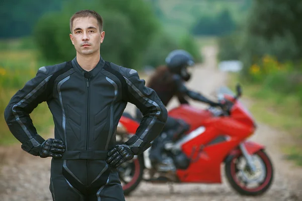 Jovem motociclista do sexo masculino — Fotografia de Stock