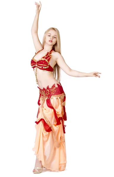 Красивая молодая блондинка, арабский танец над белым — стоковое фото