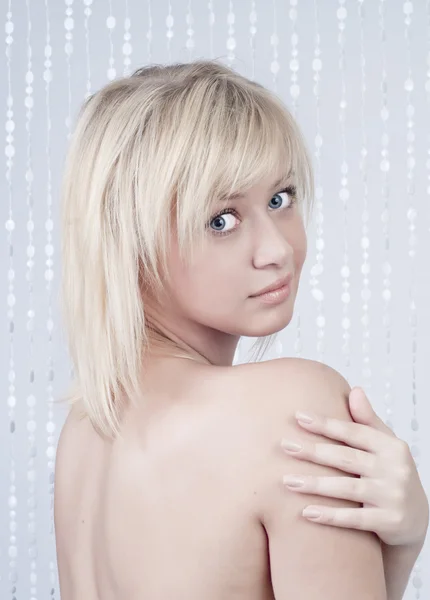 금발 머리 초상화와 아름 다운 젊은 아가씨 — 스톡 사진