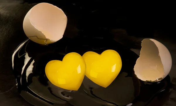 Huevo en forma de corazón . —  Fotos de Stock
