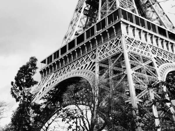 Eiffel tower in paris — Stock Photo, Image