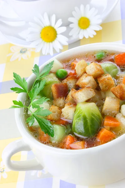 Sopa de legumes com croutons — Fotografia de Stock
