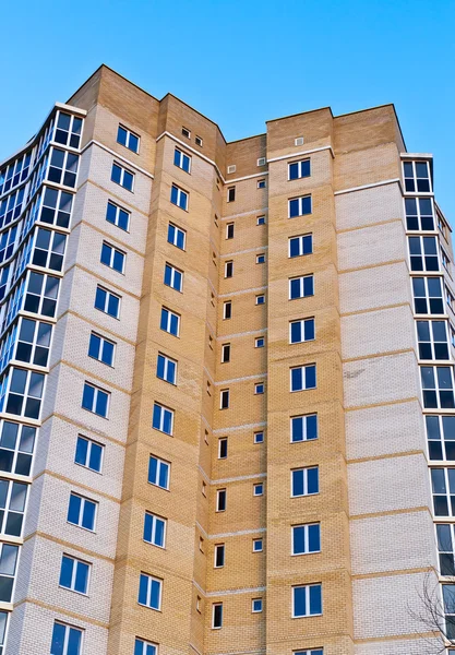 Edifício alto moderno — Fotografia de Stock