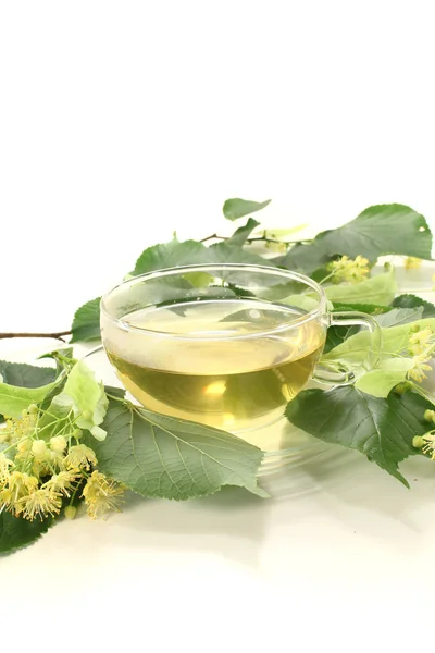 Linden blossom τσάι με γλυκιά καραμέλα — Φωτογραφία Αρχείου