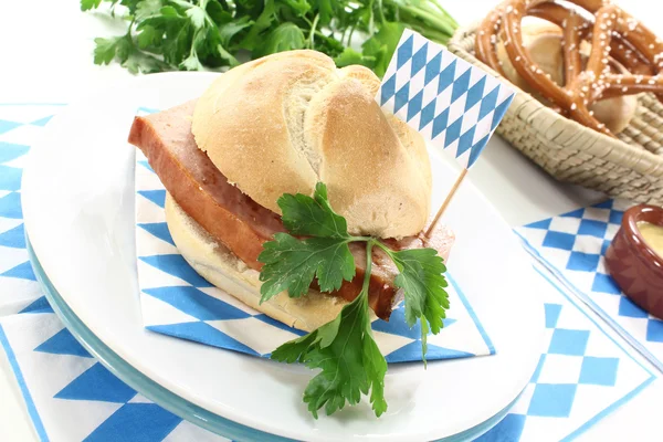 Carne frita bávara e pão de porco — Fotografia de Stock