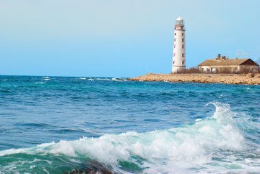 Sahildeki deniz feneri