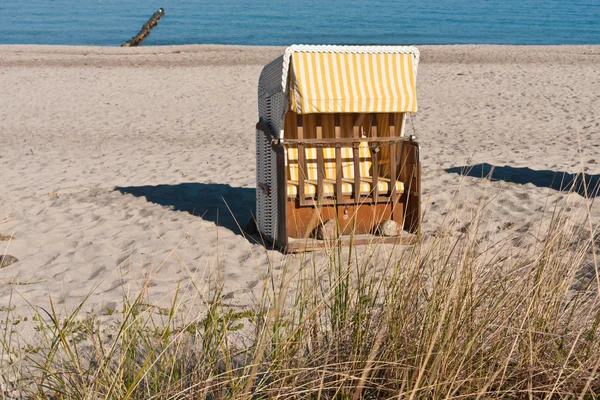 Beach chair at the ocean — Stock Photo, Image