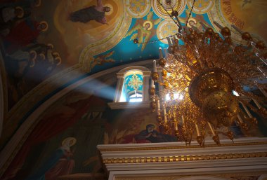 duvar, tavan ve Ortodoks tapınağın penceresi