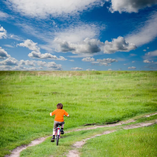 Chłopiec z roweru — Zdjęcie stockowe