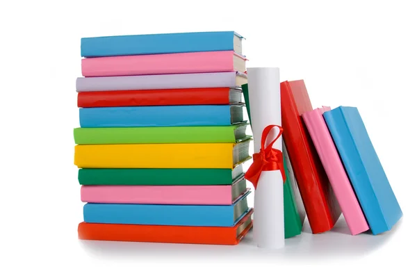 Diplom och trave böcker — Stockfoto