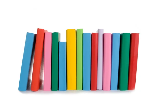 Stapel kleurrijke boeken — Stockfoto
