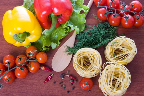 stock image Pasta and fresh vegetables