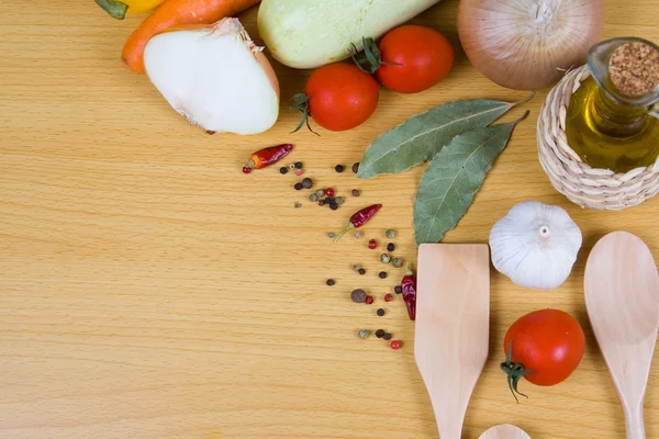 Fresh vegetables and spices — Stock Photo, Image