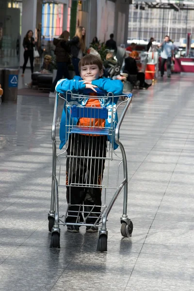 stock image Boy in a shopping center