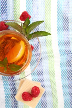 Ahududu ve nane çayı