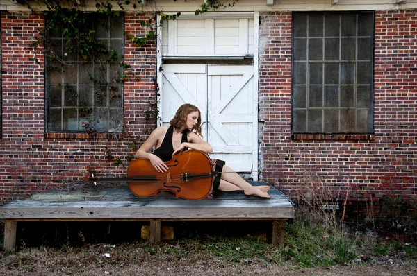 Woman cellist — Stock Photo, Image