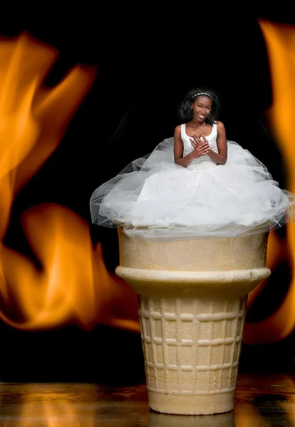 Bruid van flaming consumptie-ijs — Stockfoto