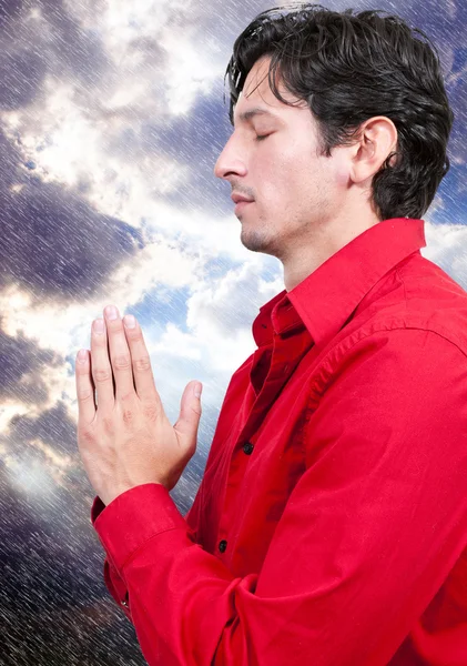 Homem orando — Fotografia de Stock