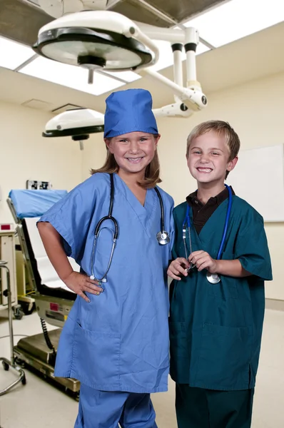 Маленькие врачи — стоковое фото