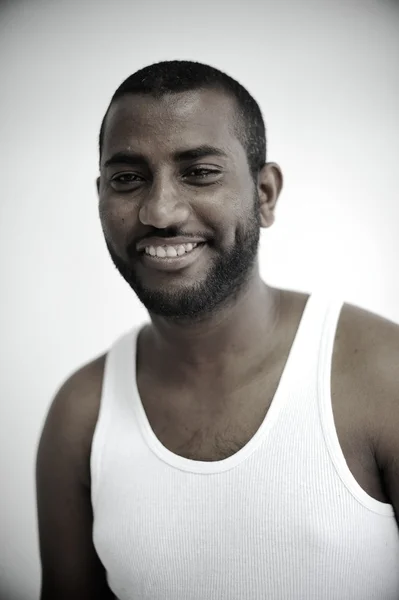 Piękny czarny mężczyzna portret — Zdjęcie stockowe