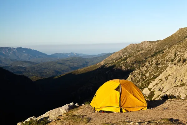 Camping and tent in mountains — Stock Photo, Image
