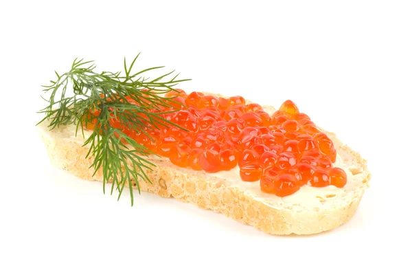 Caviar rojo con pan y mantequilla sobre fondo blanco — Foto de Stock