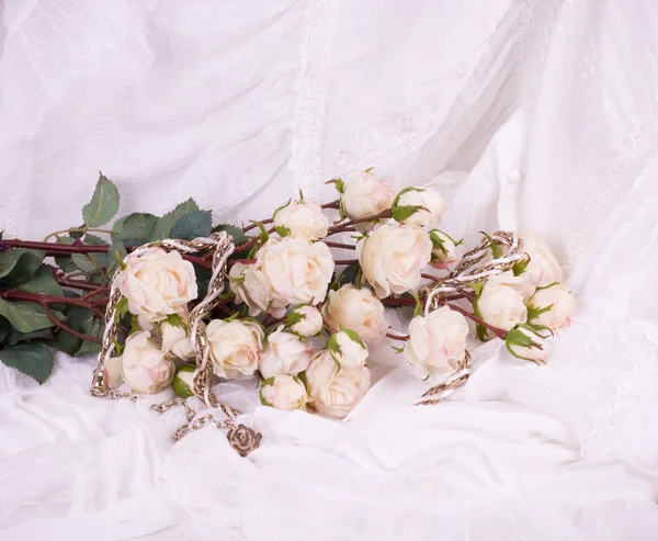 Encaje hermoso vintage con flores —  Fotos de Stock