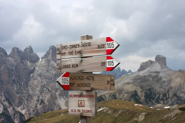 Sign for direction — Stock Photo, Image