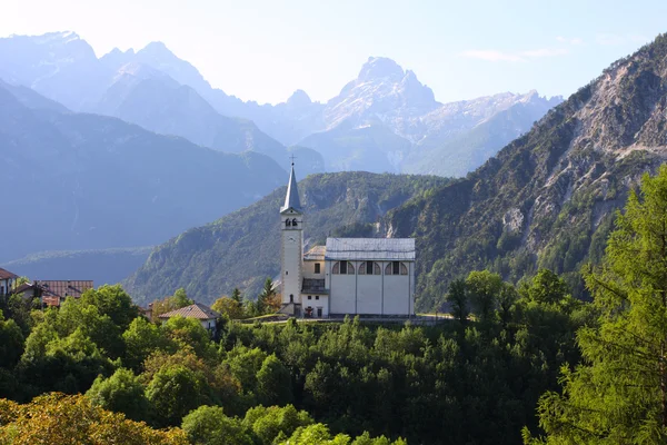 Iglesia de montaña — Foto de Stock