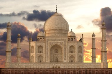 günbatımı üzerinde taj mahal Türbesi