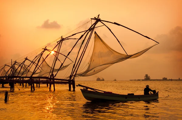 Cochin Çin balıkçılık ağları üzerinden günbatımı — Stok fotoğraf
