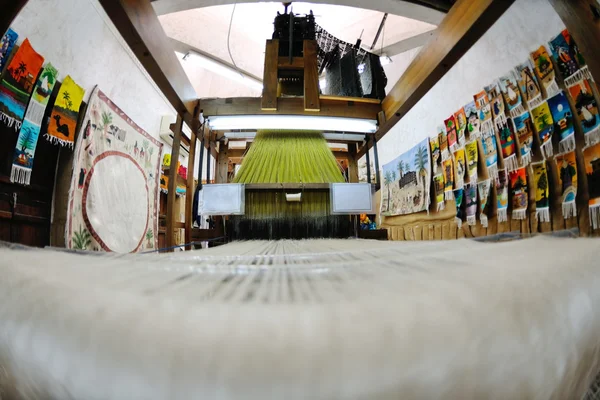 Tradycyjny arabski dywan produkcji — Zdjęcie stockowe