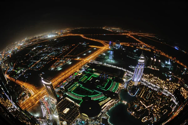 Panorama de la ciudad de Dubai por la noche — Foto de Stock