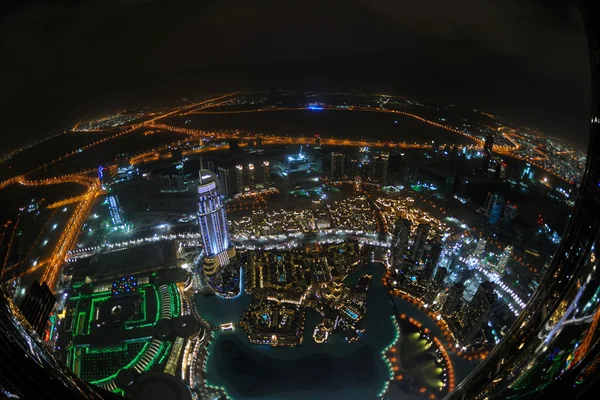 Blick auf Dubais Innenstadt bei Nacht — Stockfoto