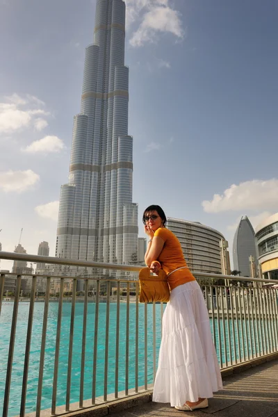 Glad turist kvinna — Stockfoto