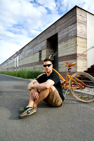 Man op de fiets — Stockfoto