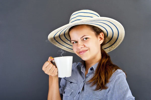咖啡杯里的女人 — 图库照片