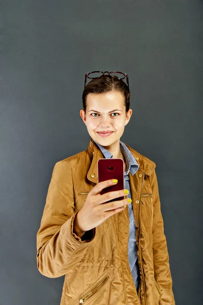 Tonåring tjej att göra ett foto — Stockfoto