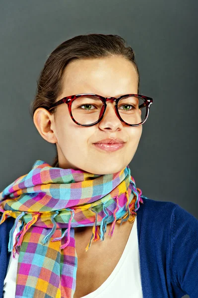 Adolescente chica con gafas —  Fotos de Stock