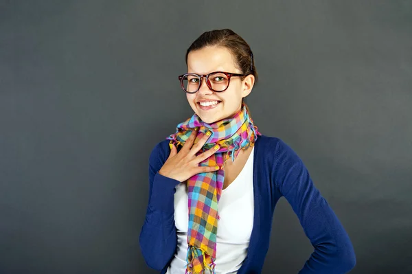 Adolescente chica con gafas — Foto de Stock