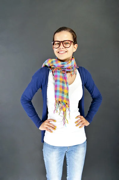 Ragazza adolescente con gli occhiali — Foto Stock